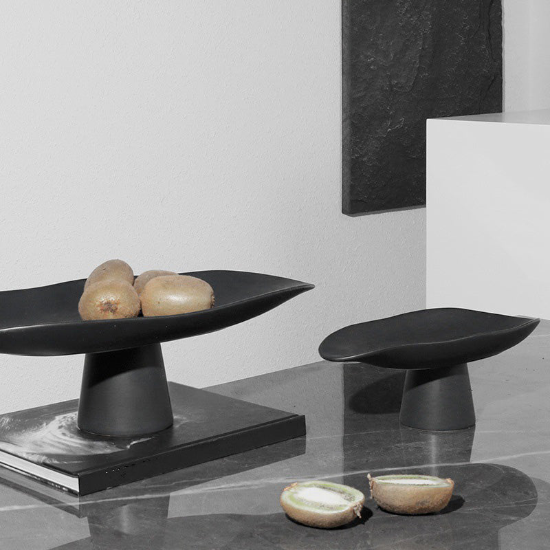 Kuroba – Japanese Decorative Pedestal Tray, Resin Fruit Bowl Decor