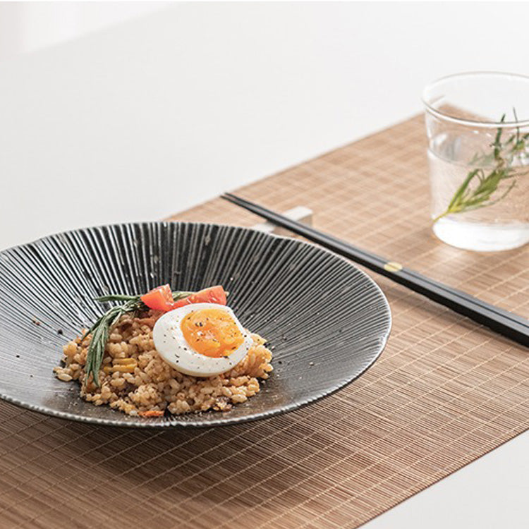 Senbon – Japanese Porcelain Plate, Traditional Mino Ware Craft Design