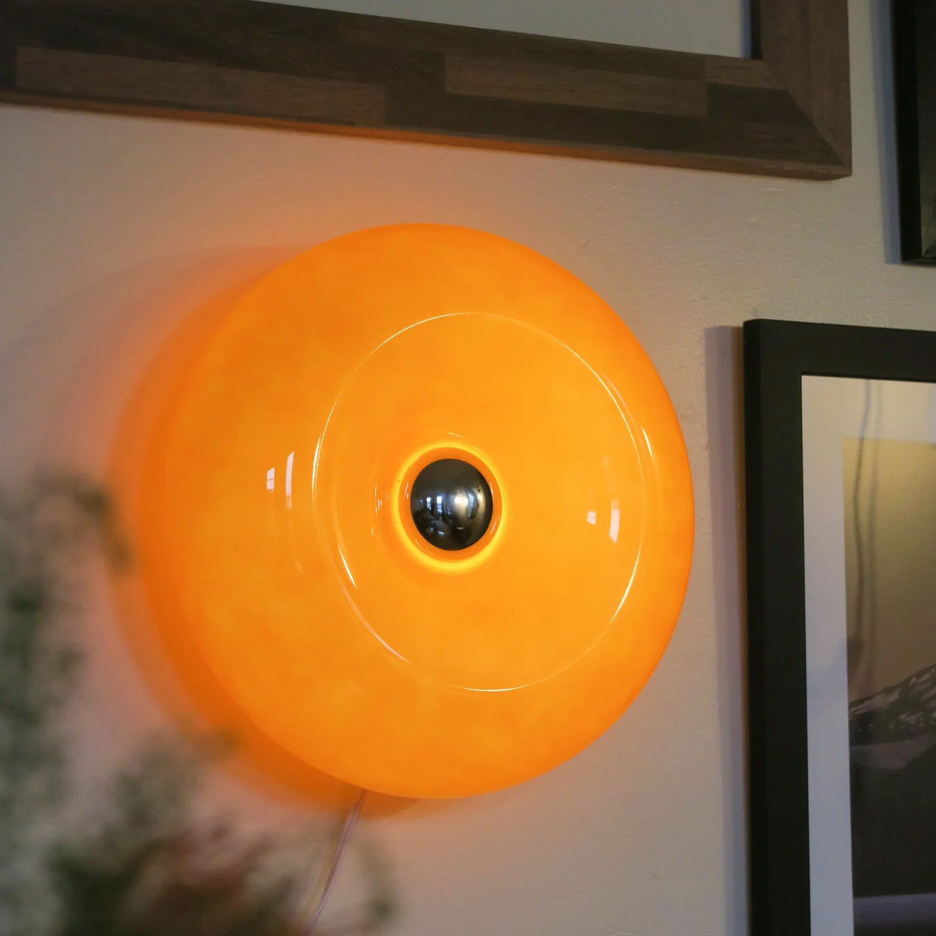 Maru – Japandi Style Table Lamp, Modern Round Glass Design, Donut Lamp