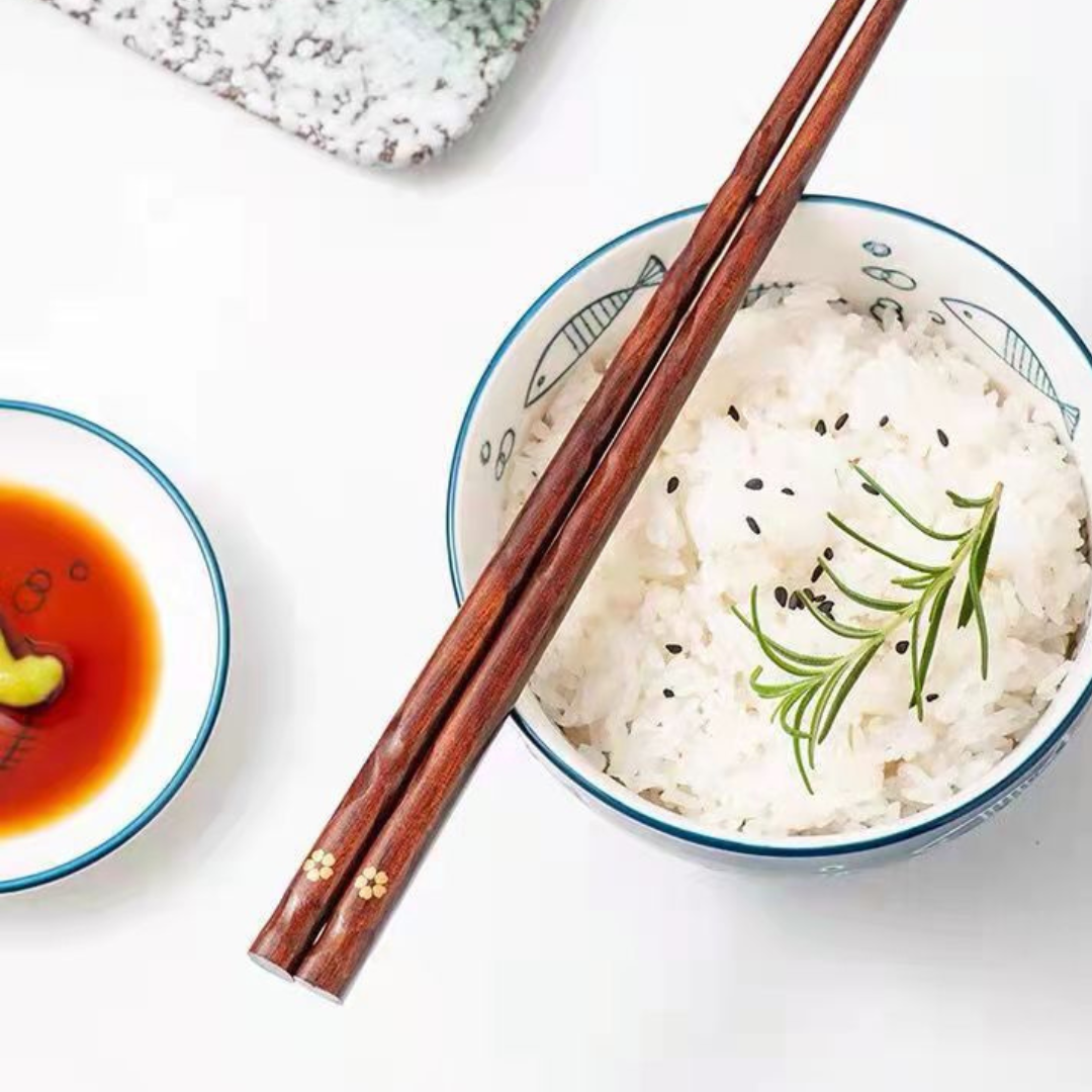 Hanami – Traditional Japanese Wooden Chopsticks, Golden Sakura Design