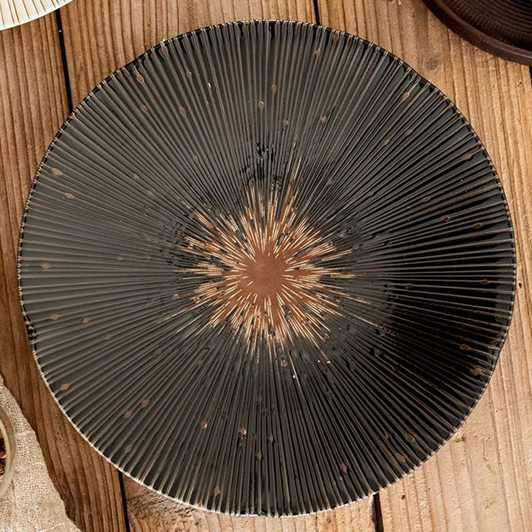 Senbon – Japanese Porcelain Plate, Traditional Mino Ware Craft Design