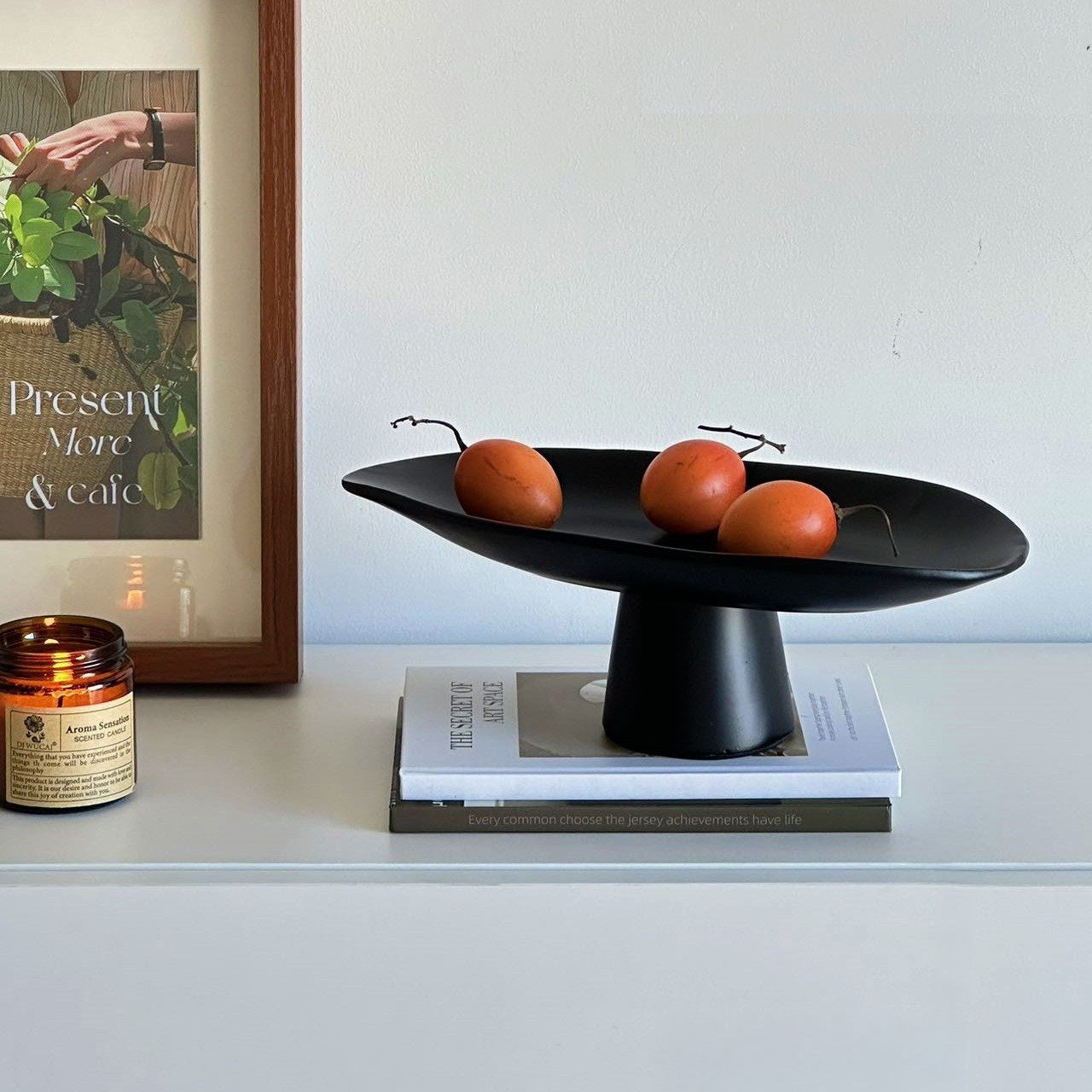Kuroba – Japanese Decorative Pedestal Tray, Resin Fruit Bowl Decor