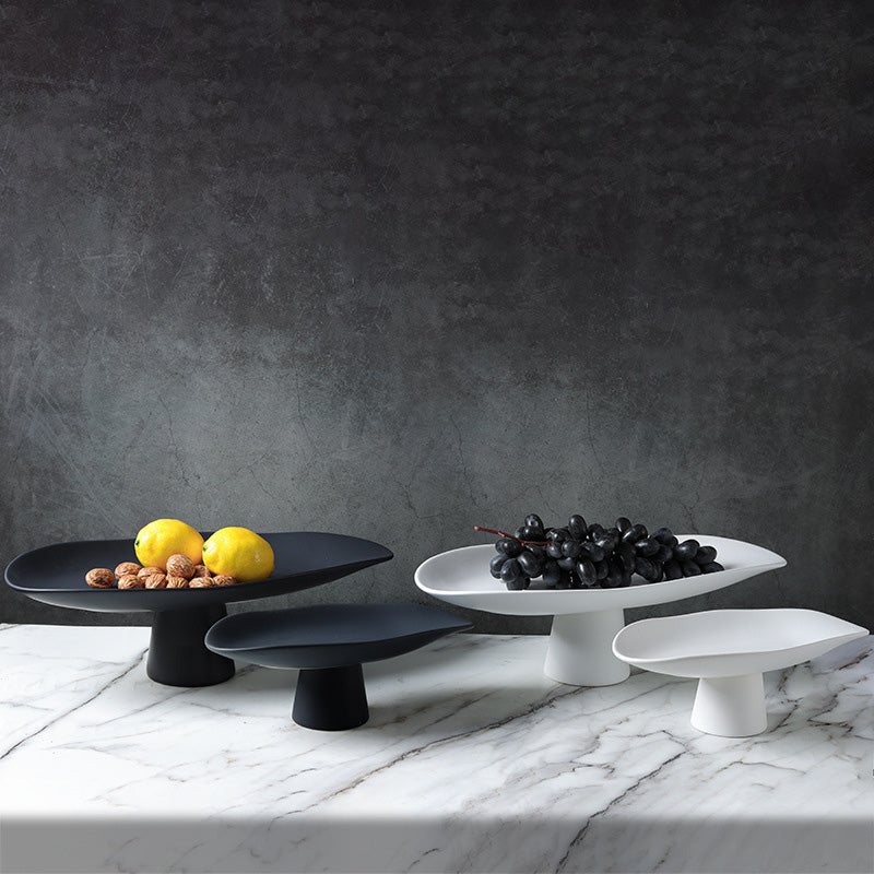 Kuroba – Japanese Decorative Pedestal Tray, Resin Fruit Bowl Decor