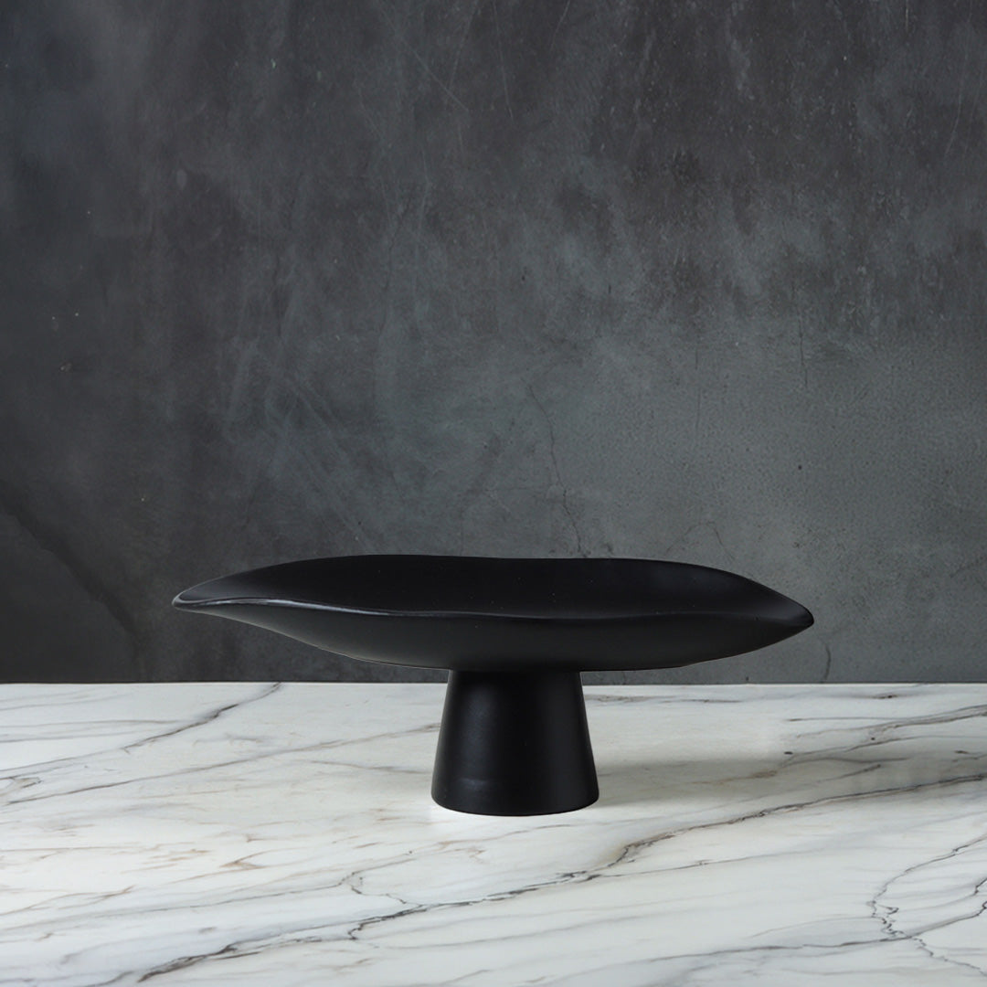 Kuroba – Japanese Decorative Pedestal Tray, Resin Fruit Bowl Decor