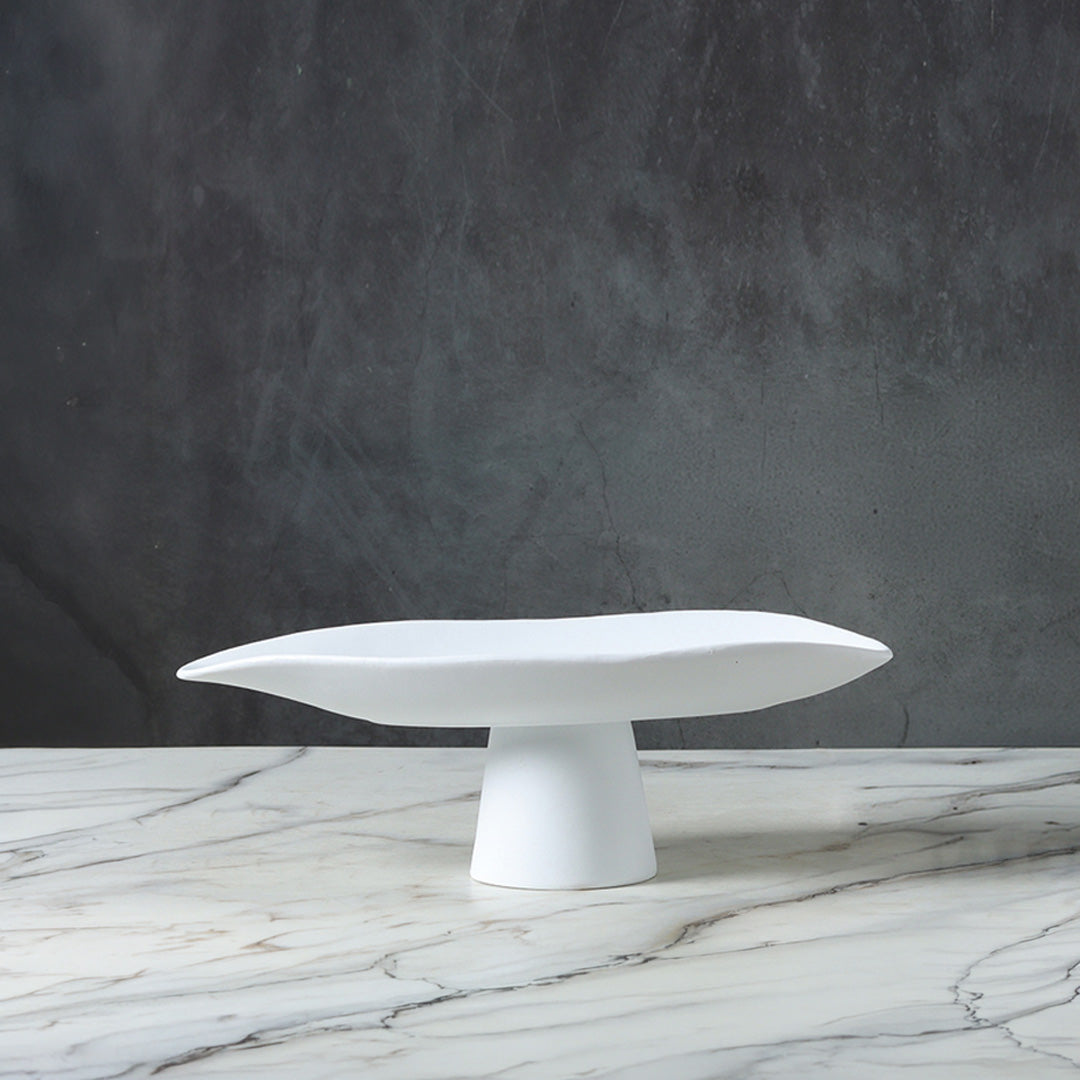 Kuroba – Japanese Decorative Pedestal Tray, Resin Fruit Bowl Decor